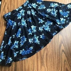LC Lauren Conrad Full Flowered Mini Skirt